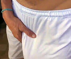 Andando sem cueca pela casa e batendo uma gostosa - completo na á_rea red