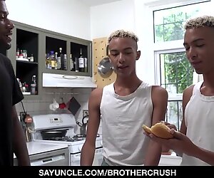 Brothercrush - lízání a šukání od Můj identický mladší nevlastní bratři