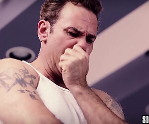 Hot berambut perang anak tiri Piper Perri fucked by stepdad and his metafosis payudara besar isteri Jessa Rhodes