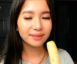 Nowicjusz emina ma zaledwie 18 lat. koreańska twarz napalone