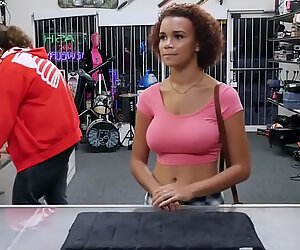 Awek remaja nak gadai cincin neneknya - gadai xxx