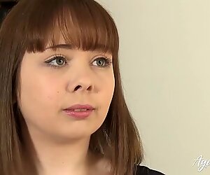 Agelove pornografi berat memek panas terjadi antar ras dengan Satine Spark dan Dru Hermes