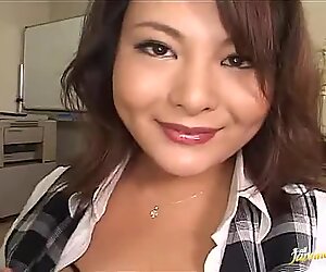 Sexy Japanese babe enjoys the toy insertion