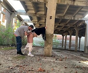 Humping, standing, building new