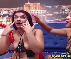 Perempuan homoseksual babes keseronokan masing-masing kemaluan wanita