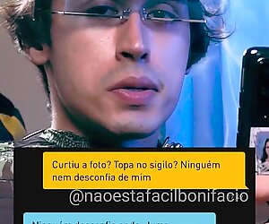 Novinho afeminado fofo no cenario pc musica no grindr vendo rola piroca cu punheta