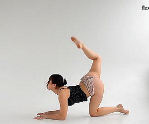 Dasha Lopuhova super sexy young gymnast