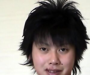 Jeg lagde en student modelll, tomotsugu (5'_ 7"_ - 132 lbs. - 22 år gammel), sæd med glatt lotion og en håndjobb.